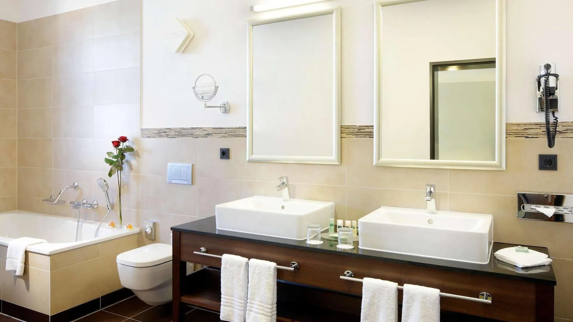 Courtyard By Marriott Bremen Otel