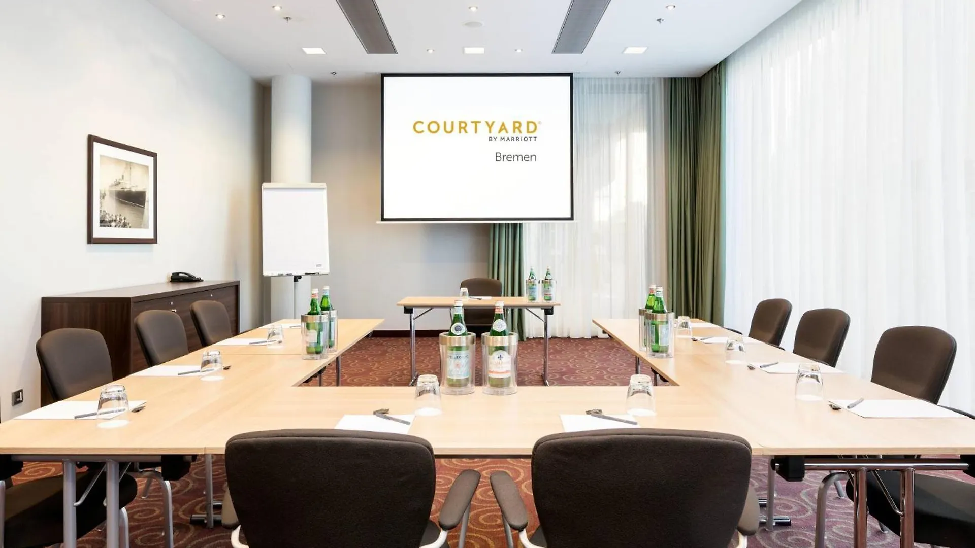 Hotel Courtyard By Marriott Brema 4*,  Alemania