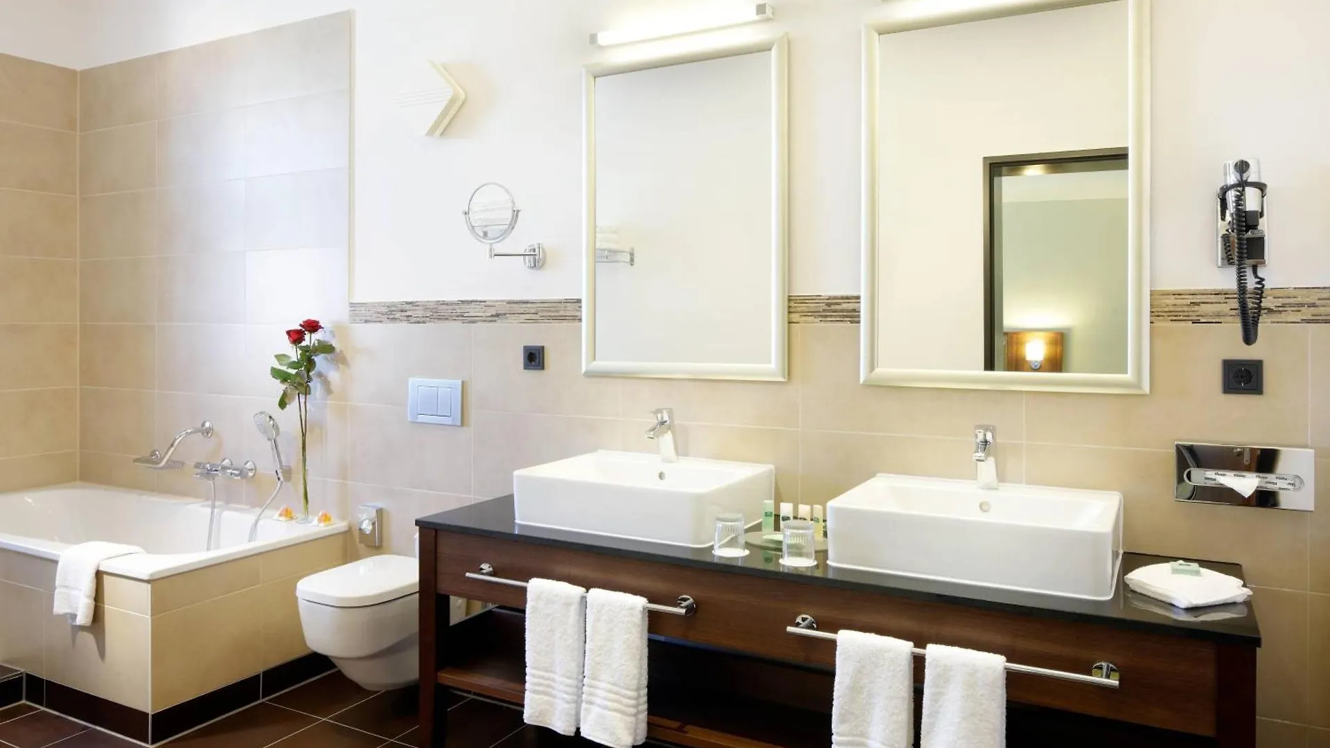 Hotel Courtyard By Marriott Brema 4*,